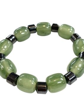 Green Glass Bead Stretch Bracelet